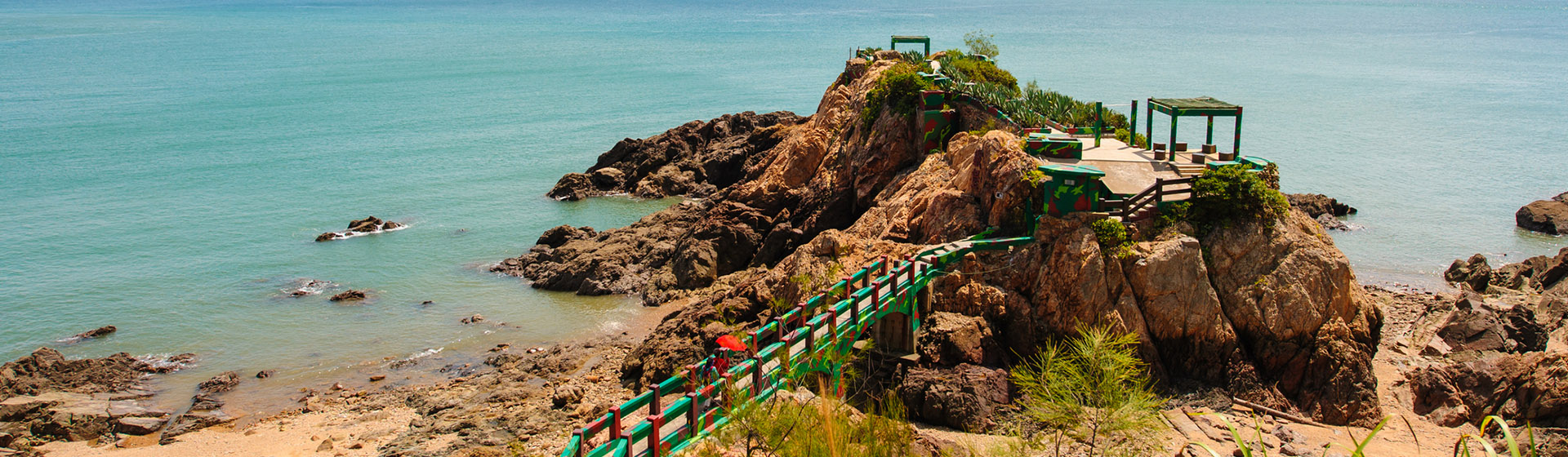 【團體旅遊豐富行】勇闖東莒燈塔、北海坑道搖櫓尋找藍眼淚、芹壁地中海、馬祖南北竿東莒島三日趣